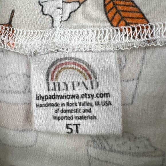 Small Shop Lilly Pad Coffee Shirt Fall Theme 5T - Picture 4 of 4